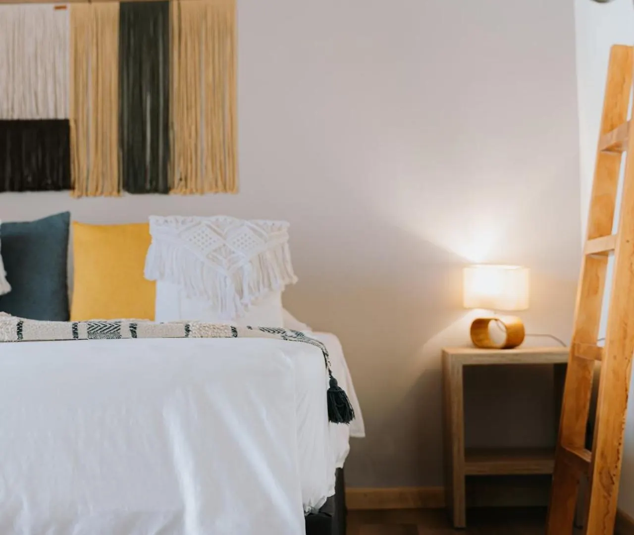 Luum Casa Hotel Manila Medellín