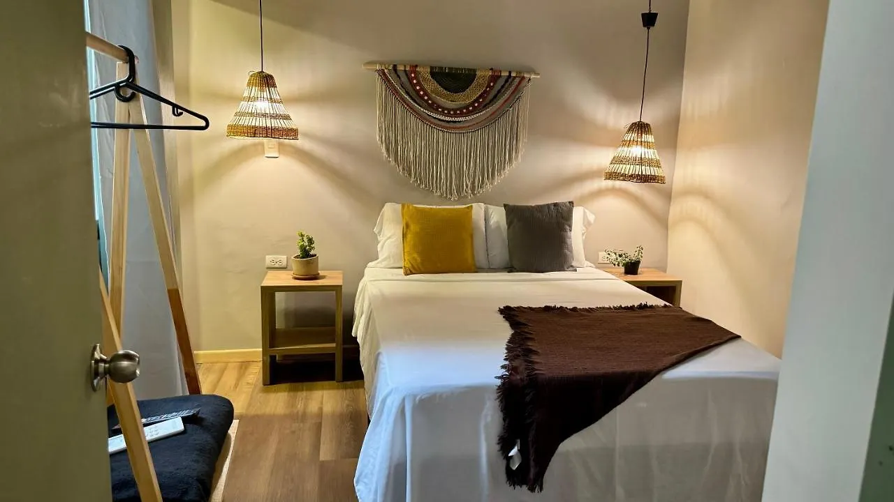 Luum Casa Hotel Manila Medellín Panzió