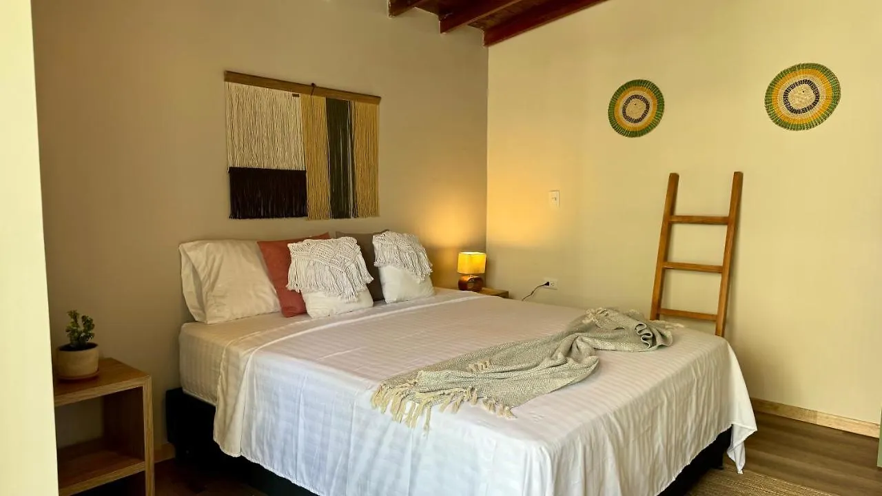 Panzió Luum Casa Hotel Manila Medellín Kolumbia