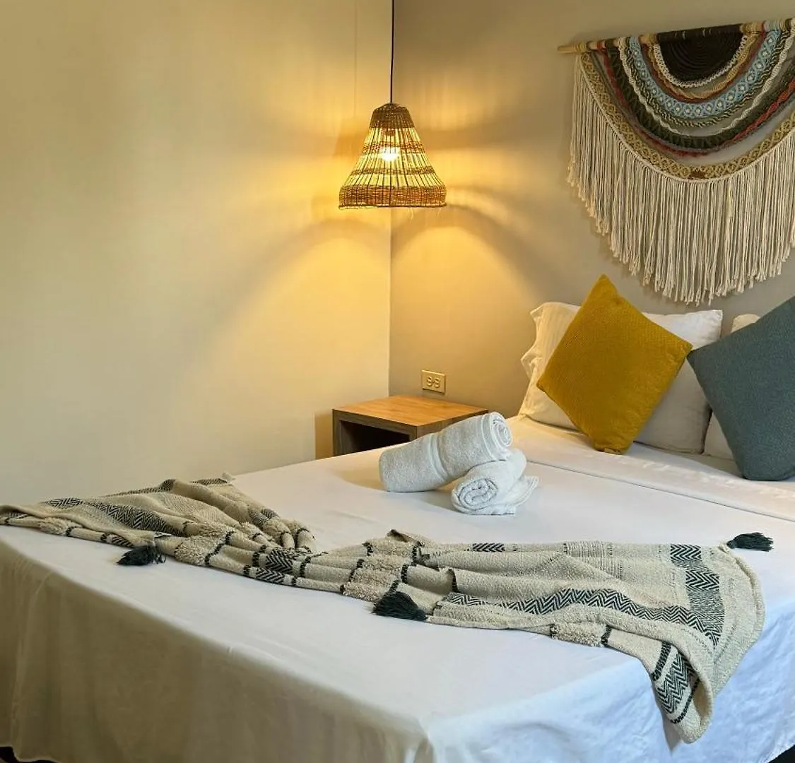 Luum Casa Hotel Manila Medellín Panzió
