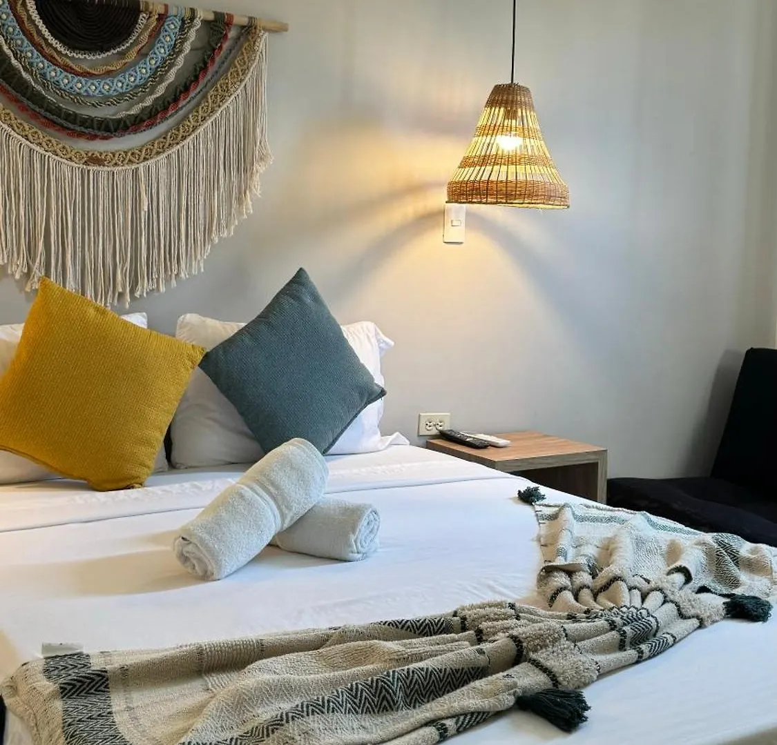 Luum Casa Hotel Manila Medellin 0*,  Colombia